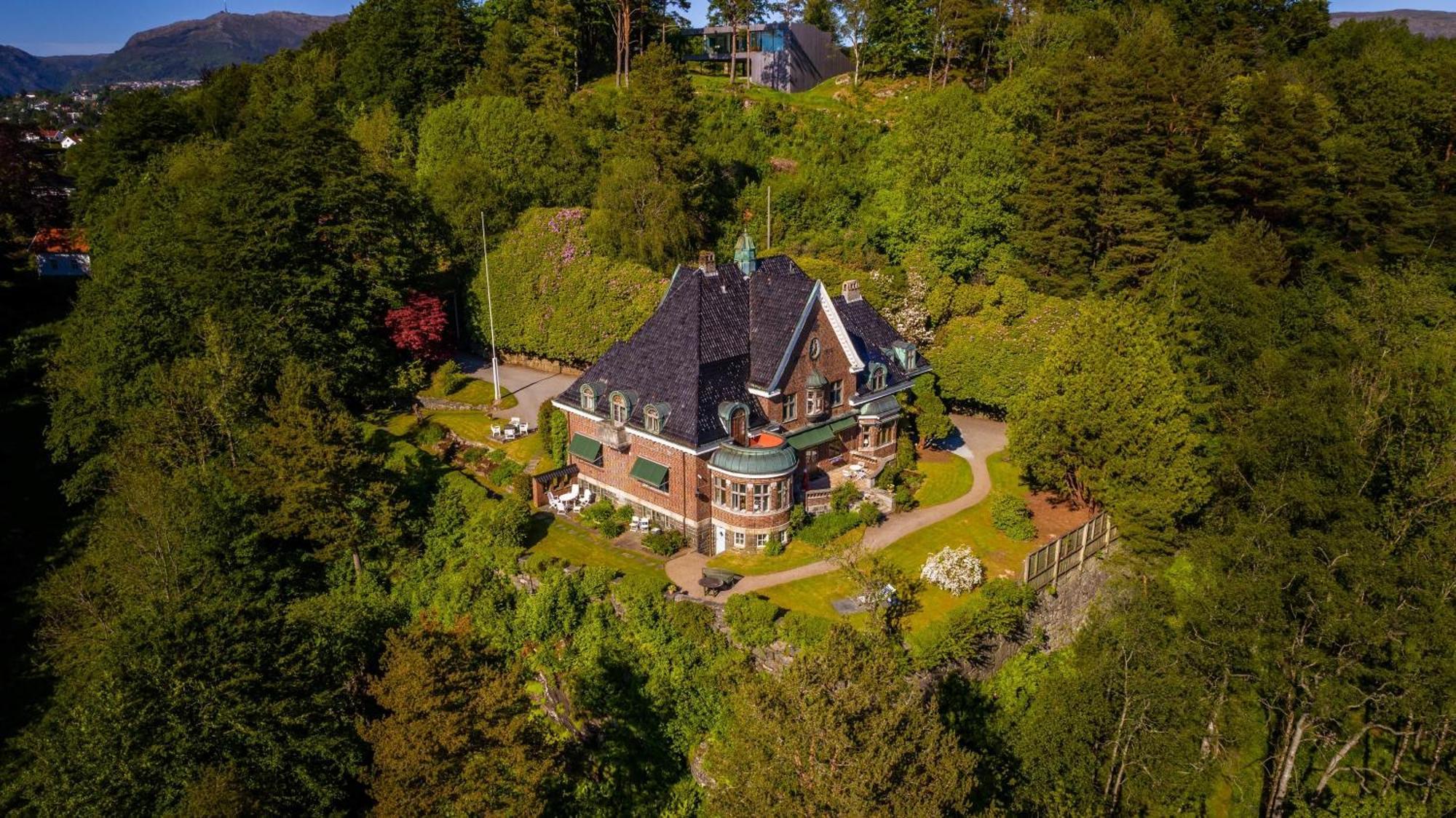 Unique Victorian Villa With Private Coastline Bergen Exteriör bild