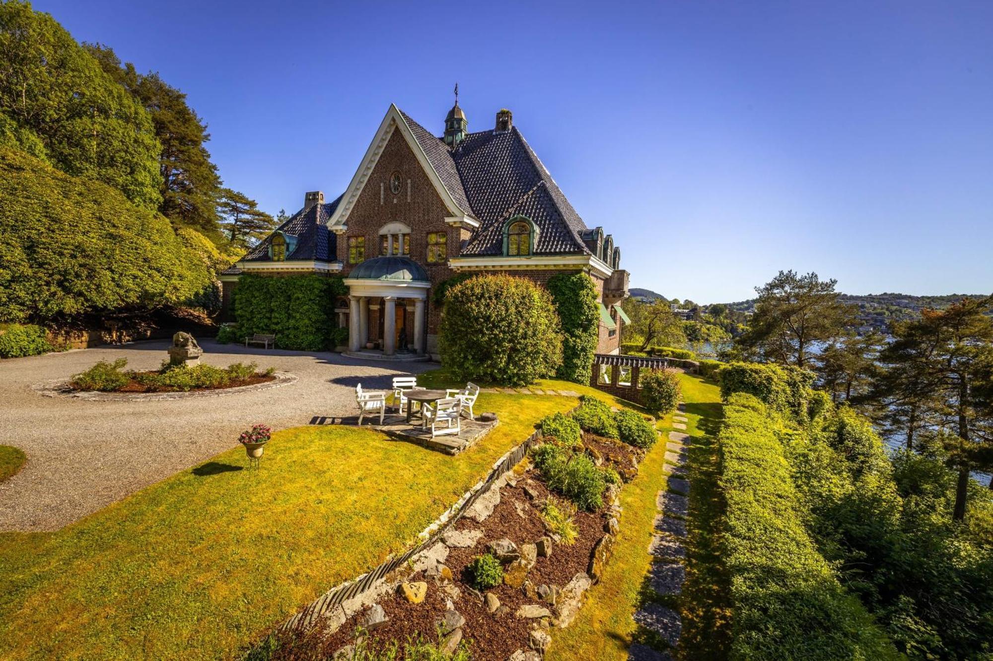 Unique Victorian Villa With Private Coastline Bergen Exteriör bild