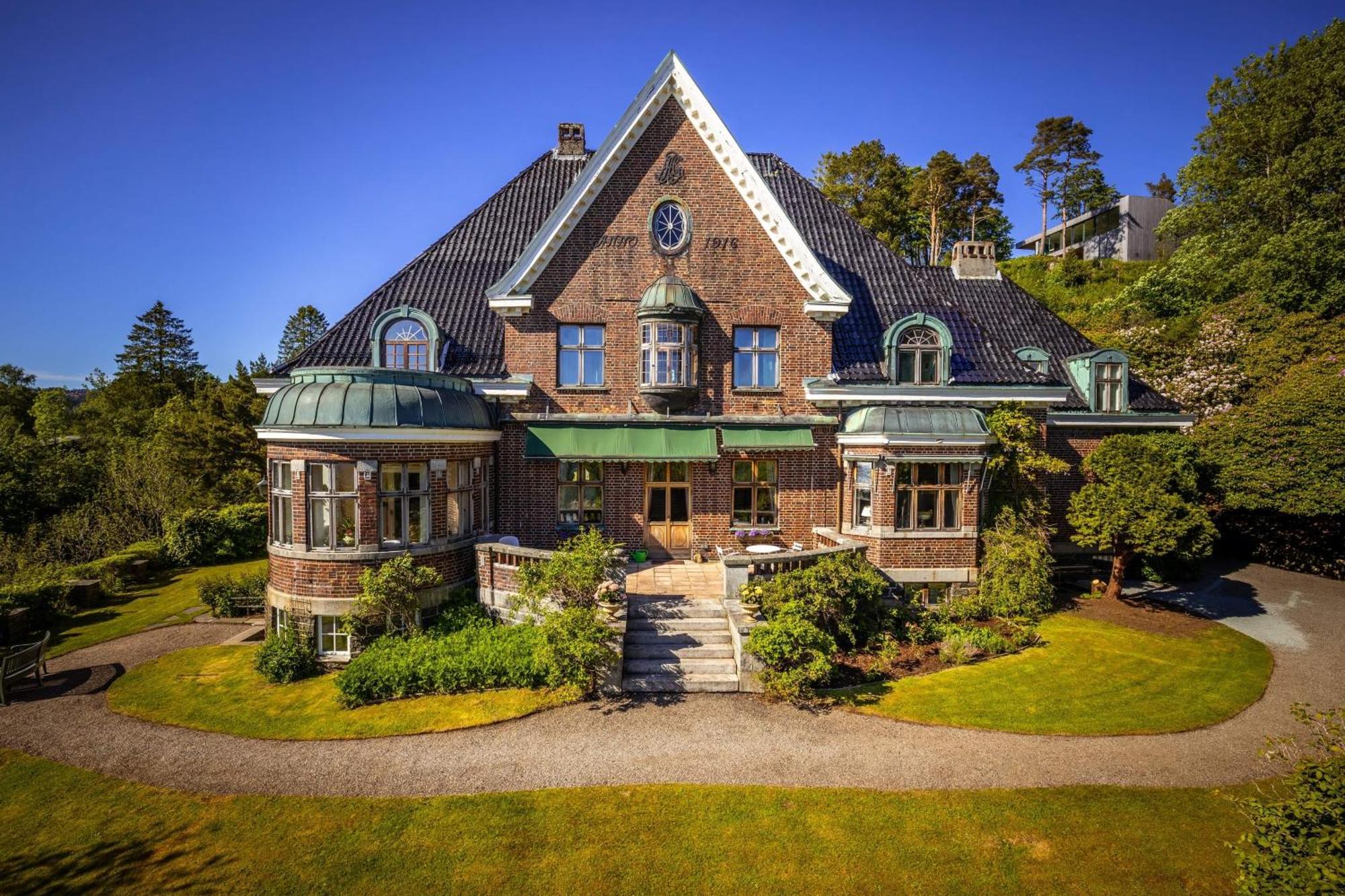 Unique Victorian Villa With Private Coastline Bergen Exteriör bild