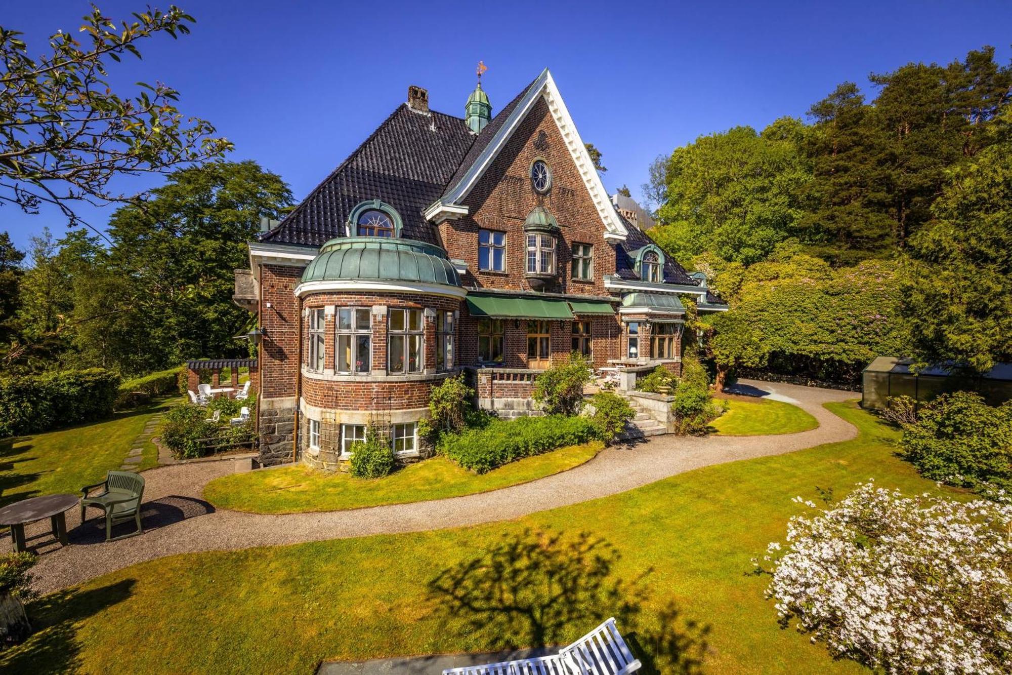 Unique Victorian Villa With Private Coastline Bergen Exteriör bild