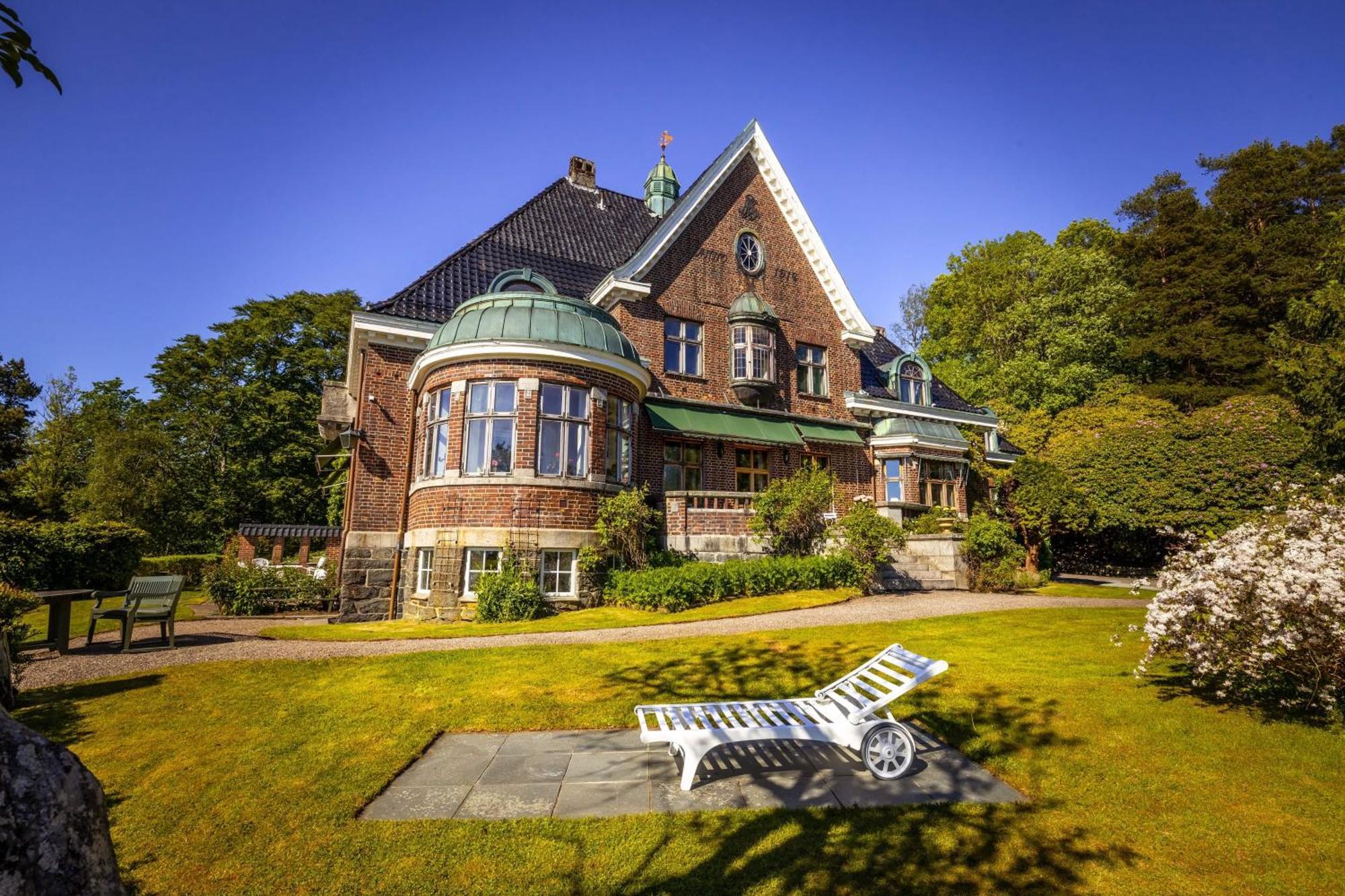 Unique Victorian Villa With Private Coastline Bergen Exteriör bild