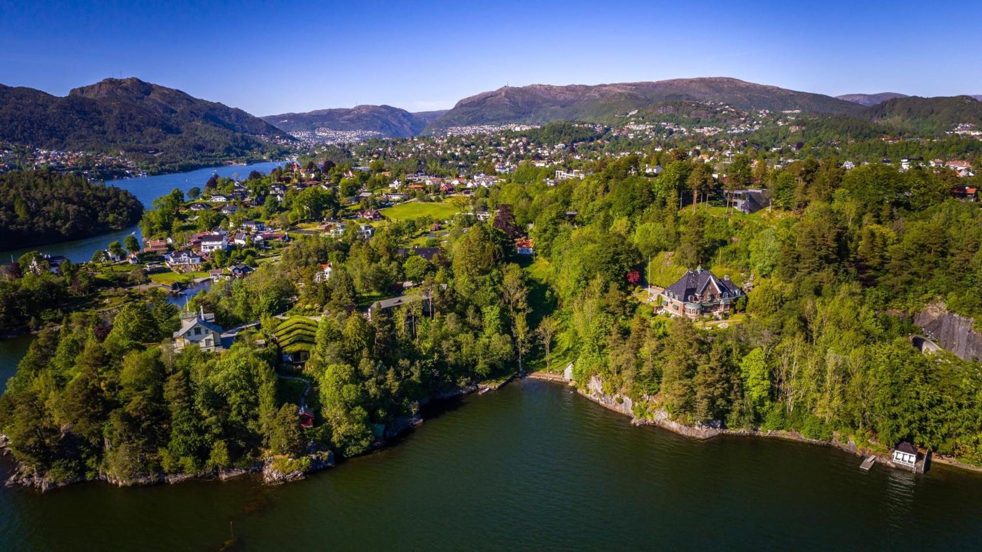 Unique Victorian Villa With Private Coastline Bergen Exteriör bild